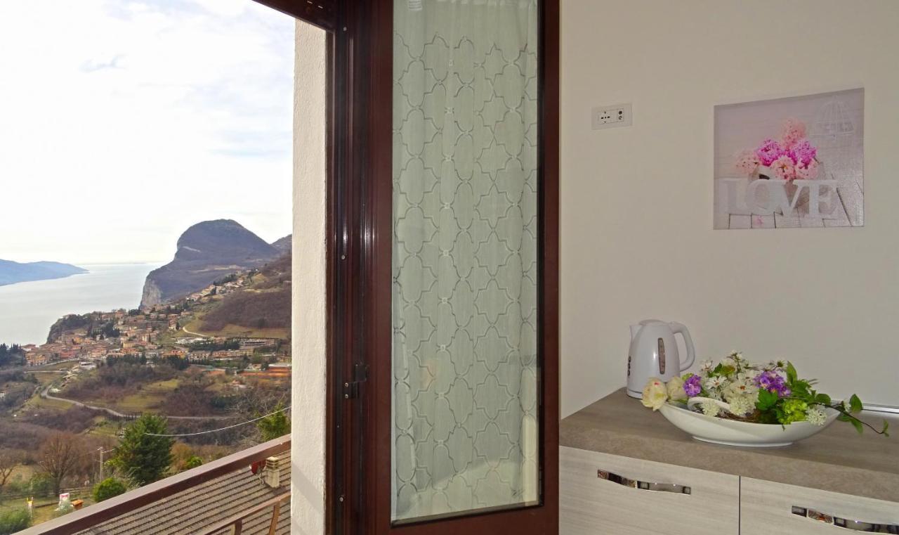 Casa Palanca Lake View Apartment By Gardadomusmea トレモージネ エクステリア 写真